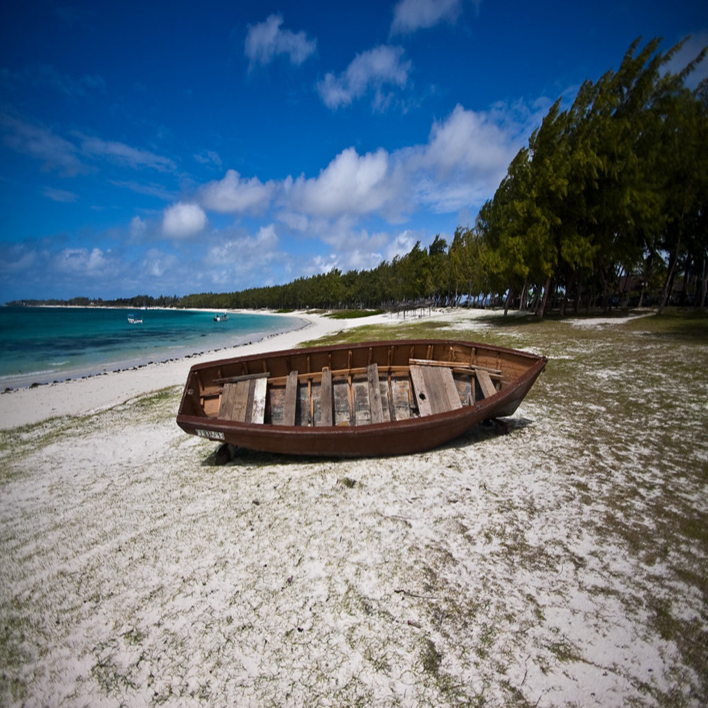 belle mare beach mauritius